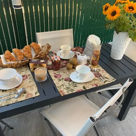 Oda ve Kahvaltı Caramella Viareggio