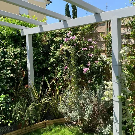 ベッド・アンド・ブレックファスト Caramella ヴィアレッジョ